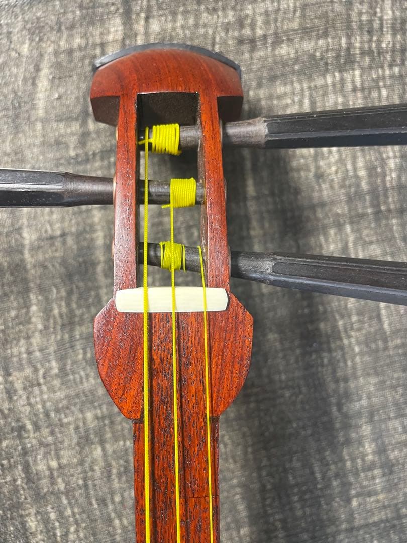 和胡弓　　花梨延棹　花梨胴　竹弓　付属品