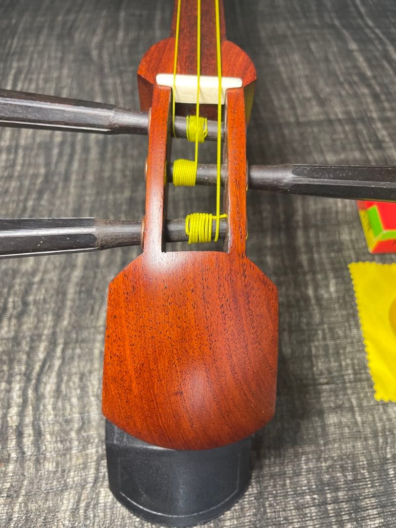 和胡弓　　花梨延棹　花梨胴　竹弓　付属品