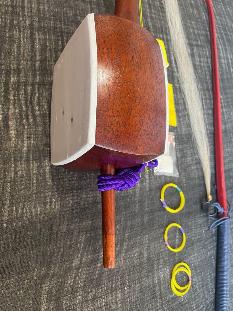 和胡弓　　花梨延棹　花梨胴　竹弓　付属品