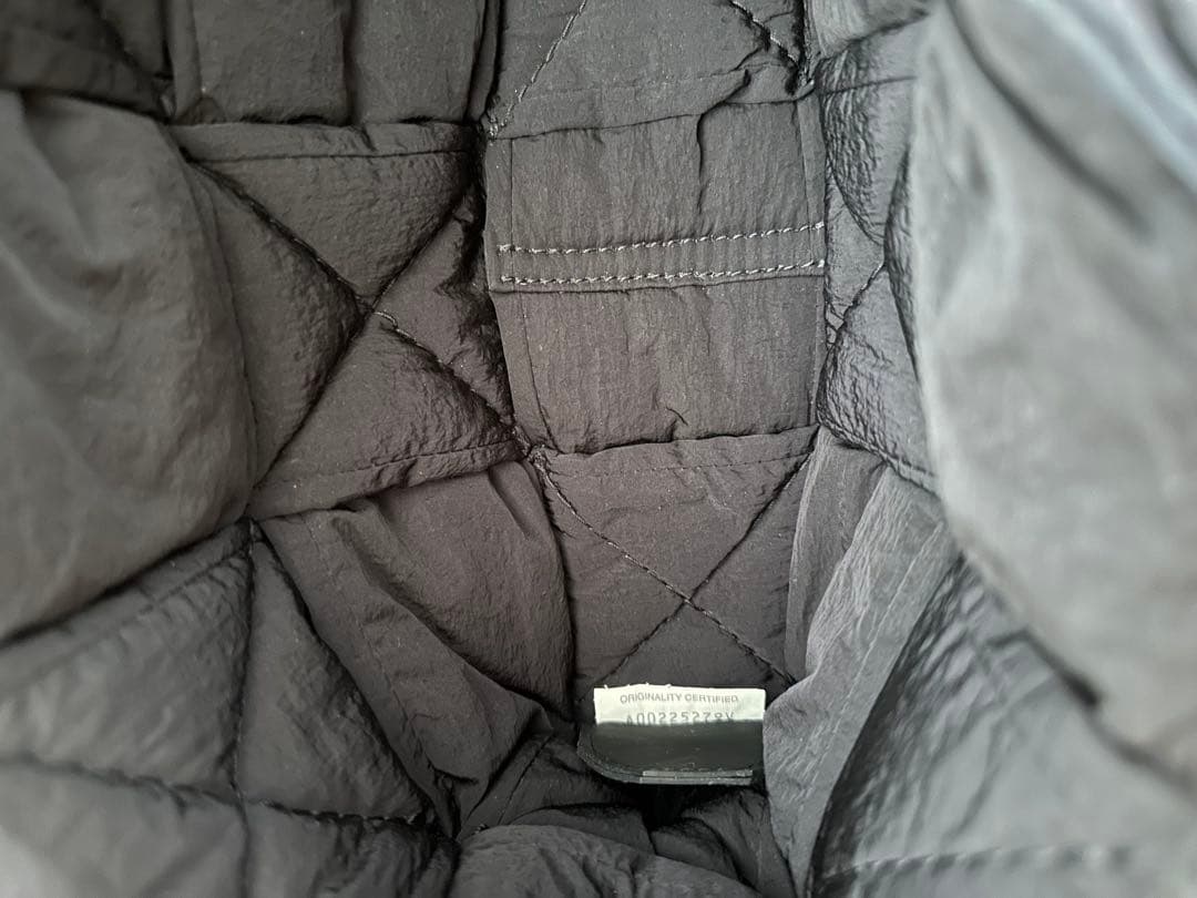 Bottega Veneta パテッド　テック　カセット