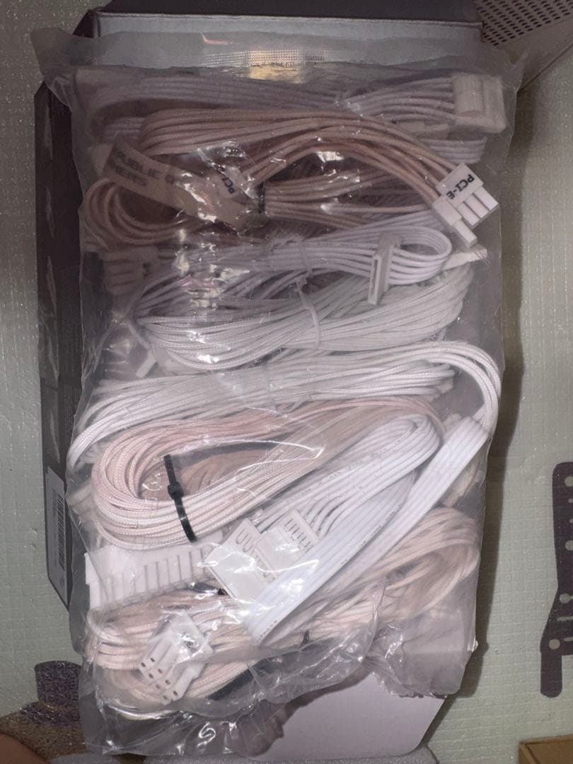 ROG STRIX 850W WHITE EDITION 電源ユニット