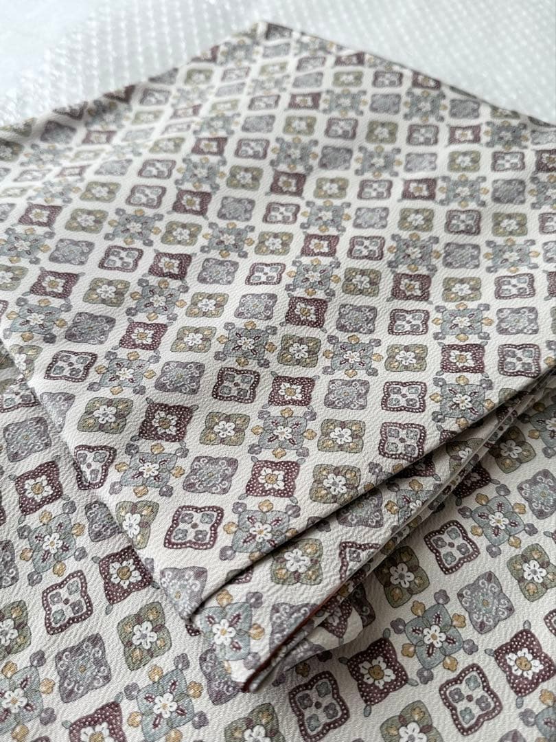 a07 未使用 花模様 正絹 小紋 裄 64.5