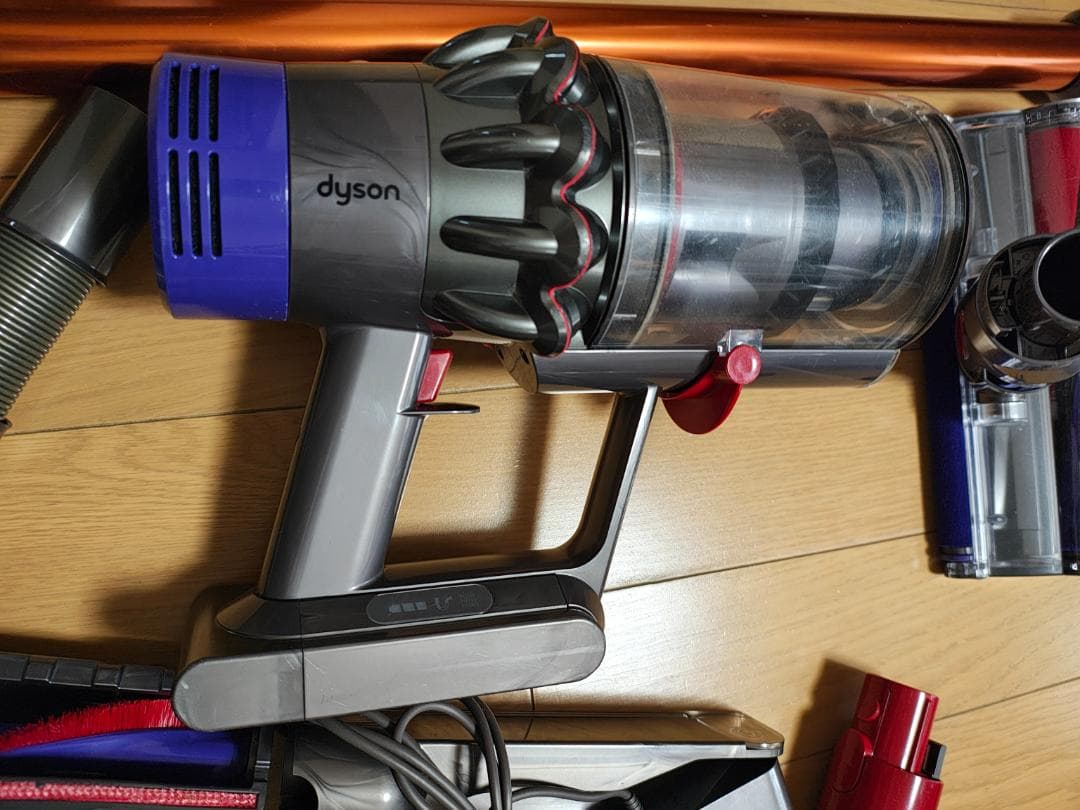 ダイソン★コードレス掃除機★V10★ＳV12★純正バッテリー新品と同等★3