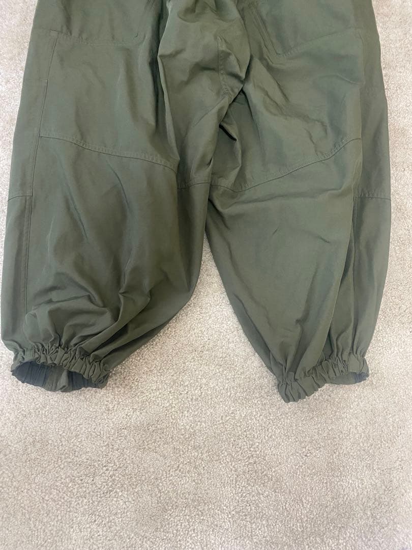 JUN MIKAMI ポリエステルツイルヴァリアブルパンツ　カーキ