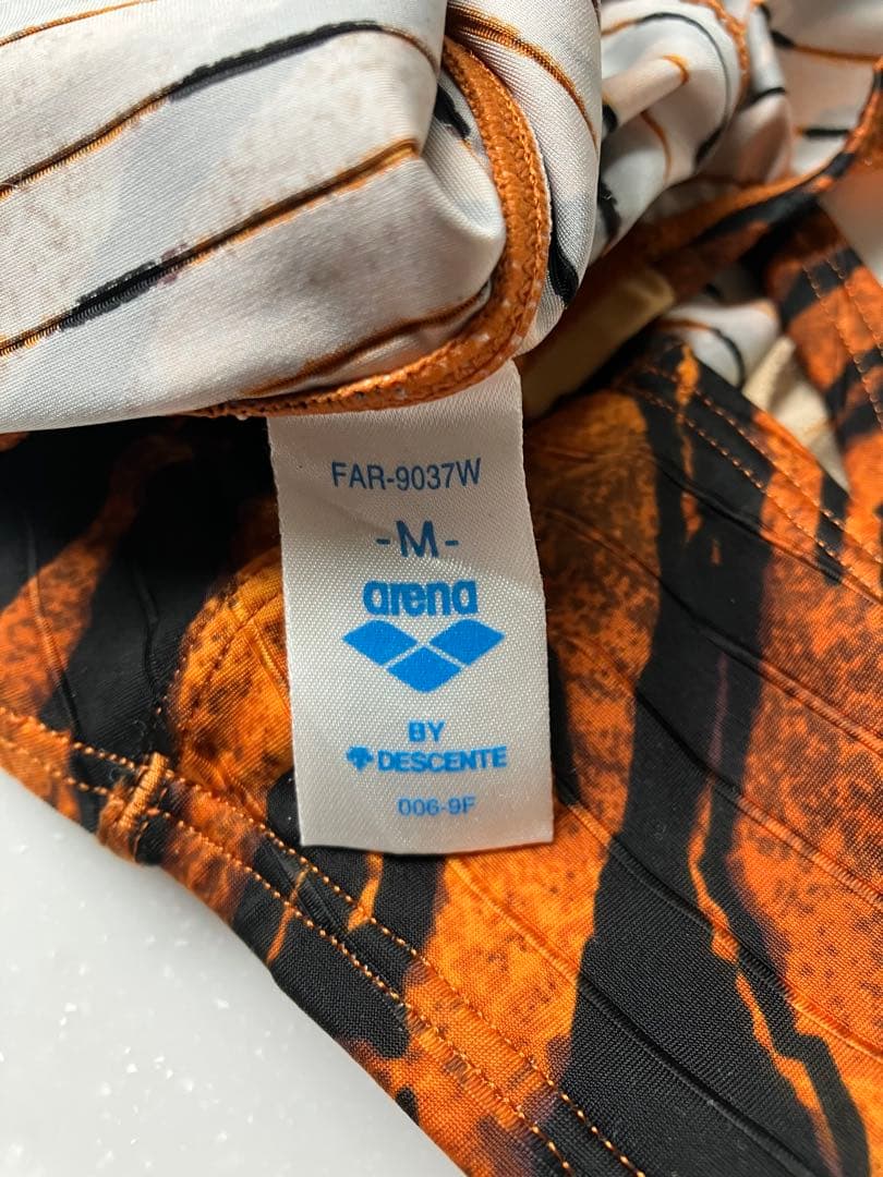 アリーナトラ柄 水着