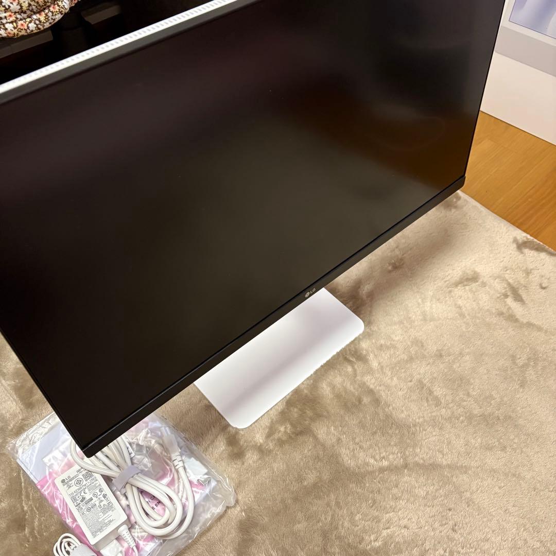 LG 27US550-W LG UHD Monitor 27型 4Kモニター