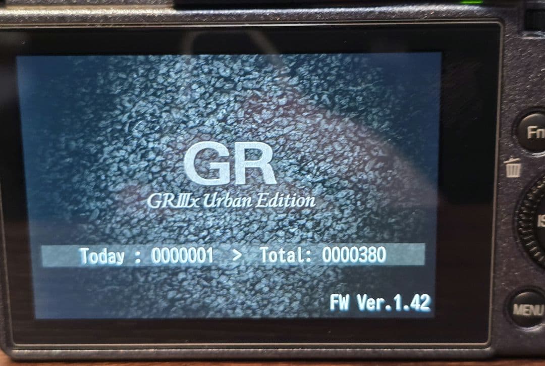 T*K様 RICOH GRIIIx UrbanEdition 長期保証 予備電池