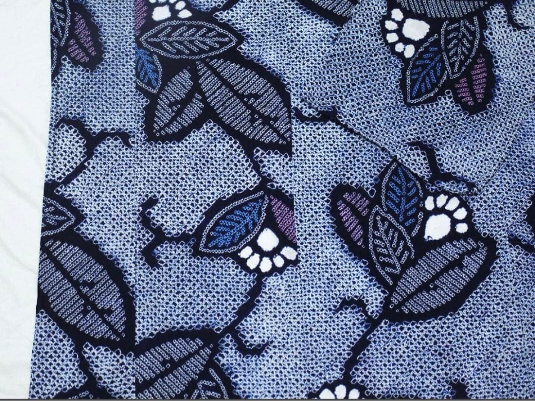 【浴衣】有松鳴海絞り◆美品◆手縫い 木の葉・唐草 青色 身丈150裄65.5