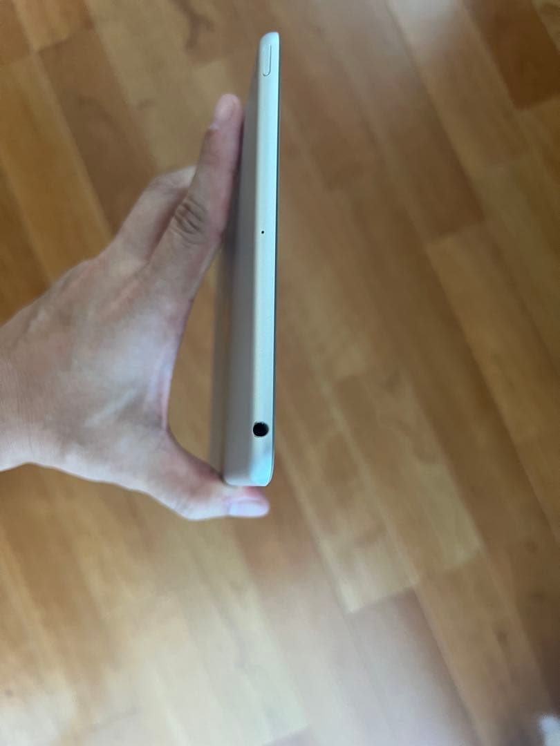 iPad シルバー 7.9インチ　第5世代　mini 64GB Wi-Fi