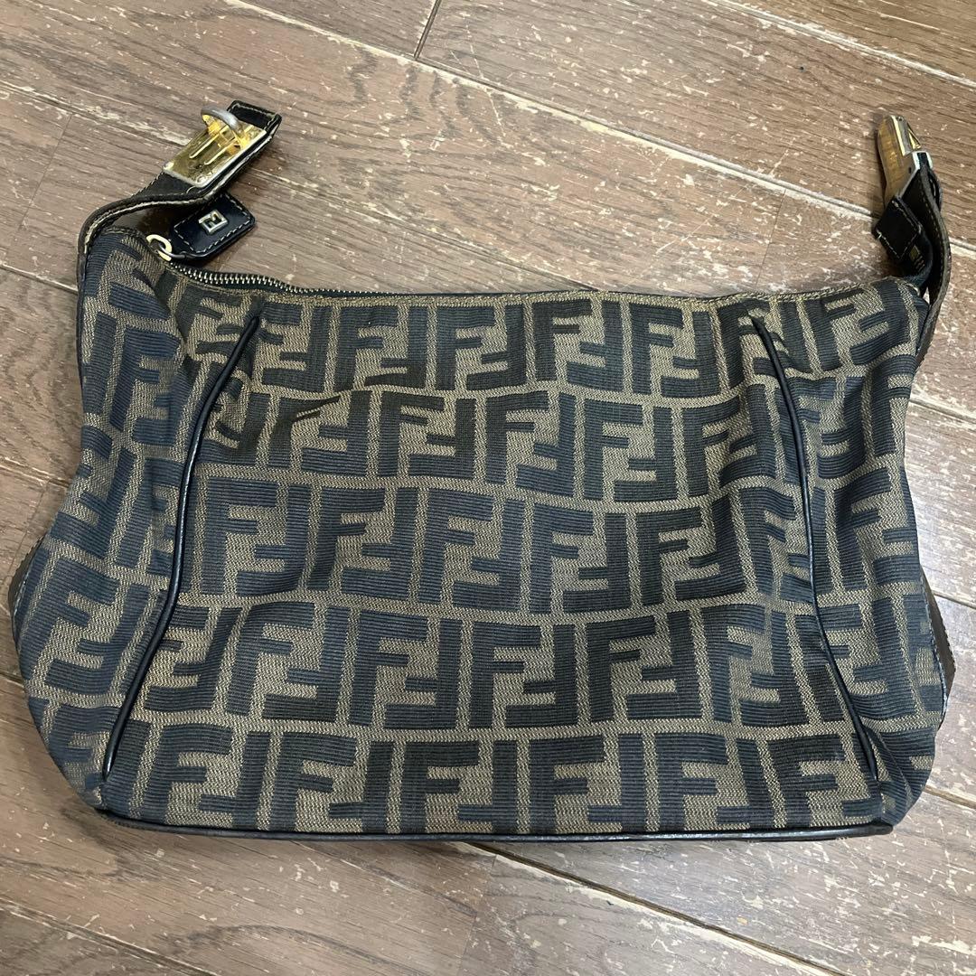 フェンディFENDI大きめワンハンドルバッグ ハンドバッグ　バニティバッグ