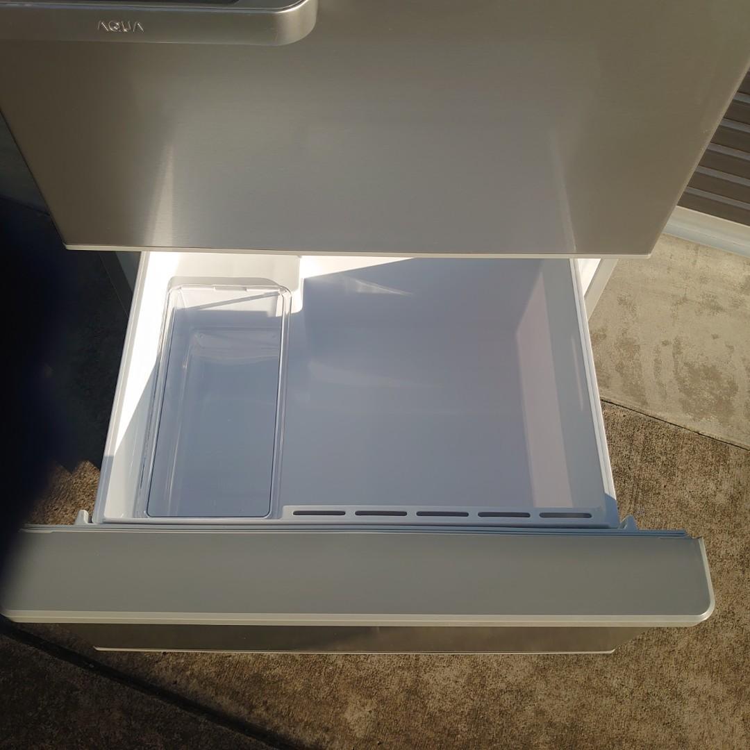 062　AQR-27M(S)　アクア　2022年製　シルバー