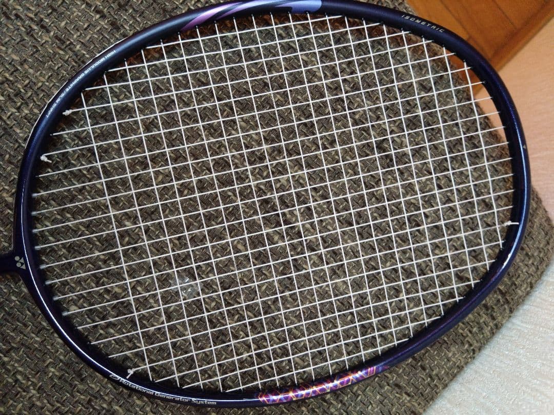 [美品] YONEX ヨネックスバドミントンラケット アストロクス00