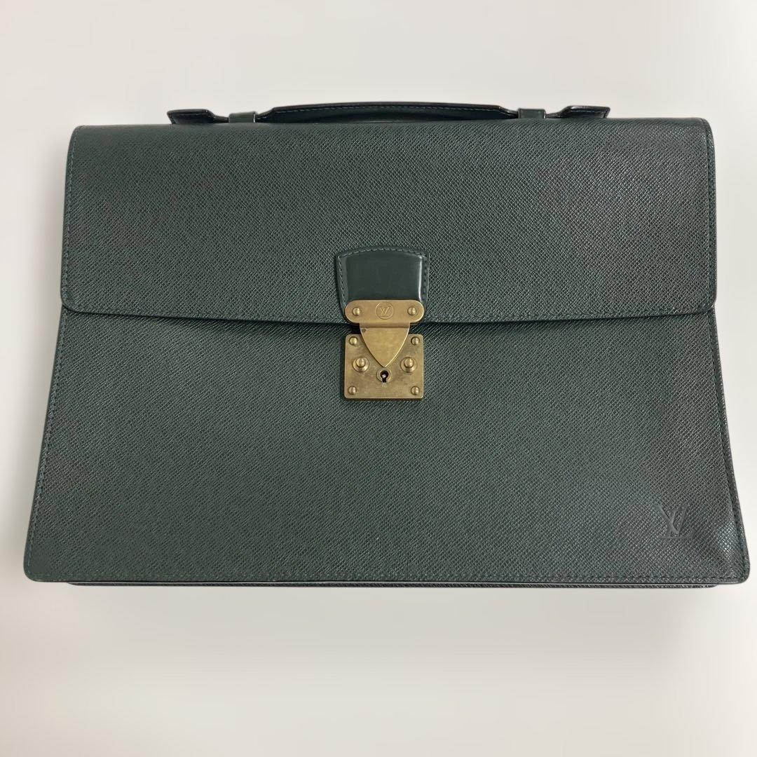 ルイヴィトン　ブランド　グリーン　ビジネスバッグ　タイガ　メンズ　レディース