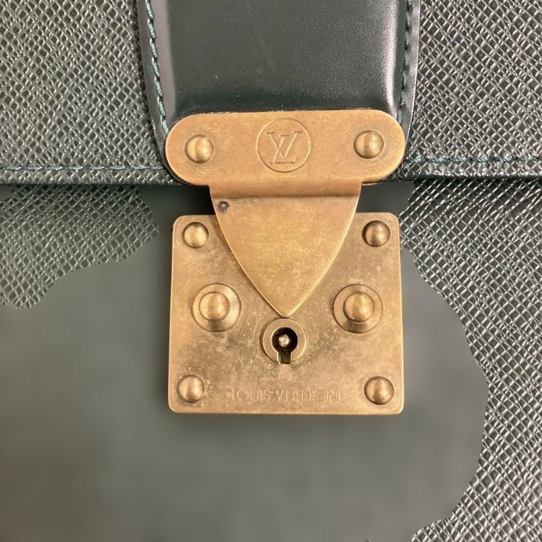 ルイヴィトン　ブランド　グリーン　ビジネスバッグ　タイガ　メンズ　レディース