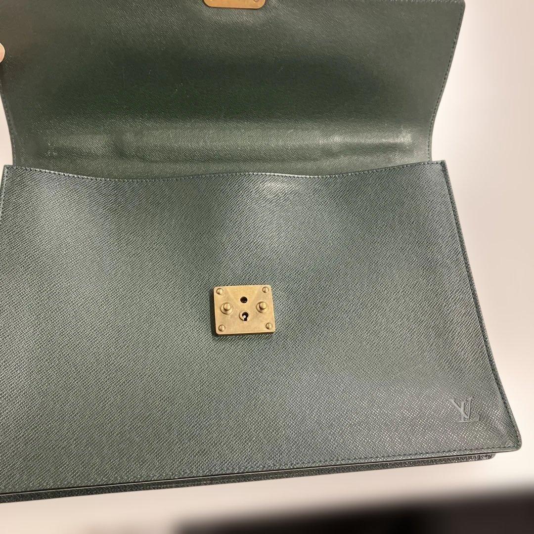 ルイヴィトン　ブランド　グリーン　ビジネスバッグ　タイガ　メンズ　レディース