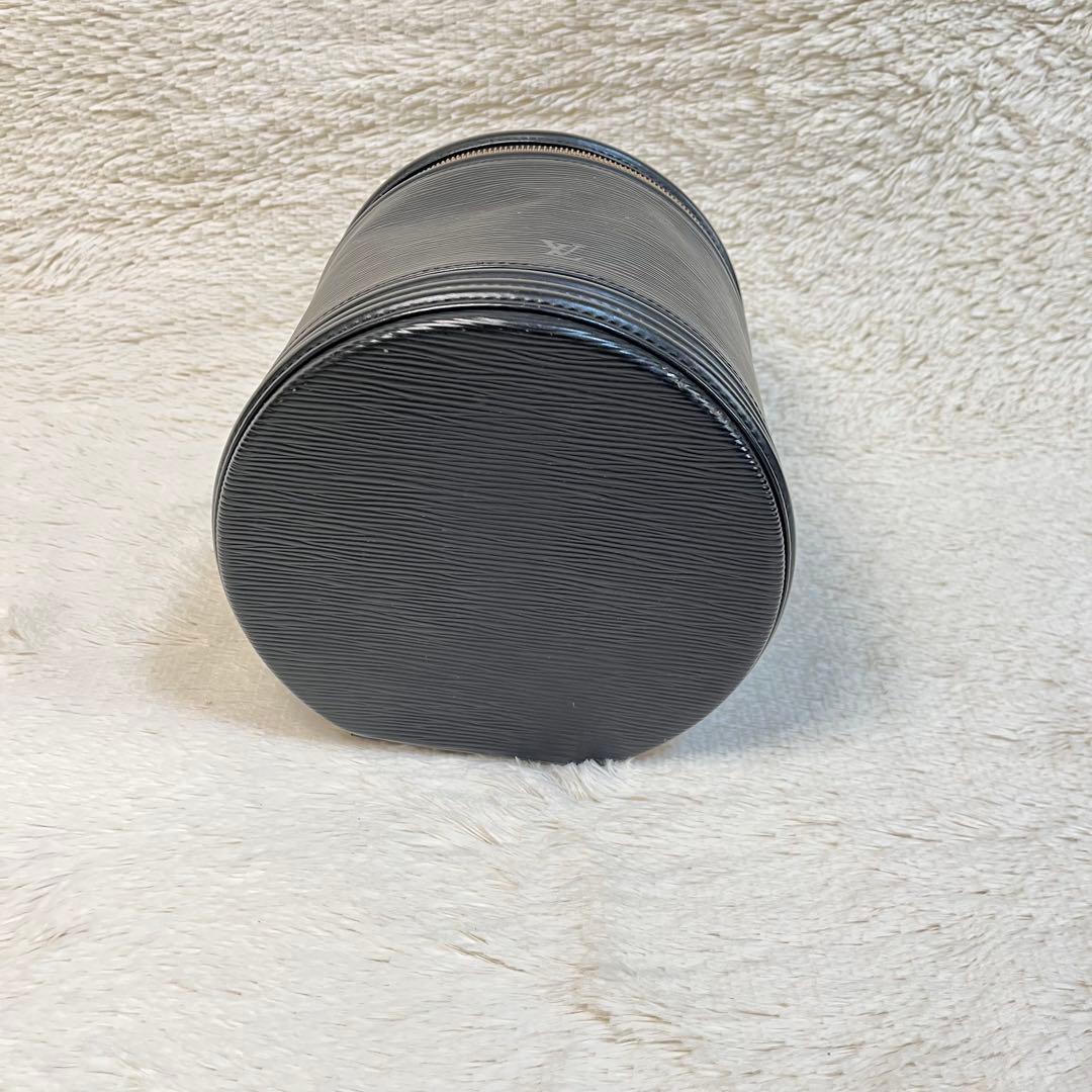 LOUIS VUITTON ルイヴィトン エピ カンヌ　ブラック　黒