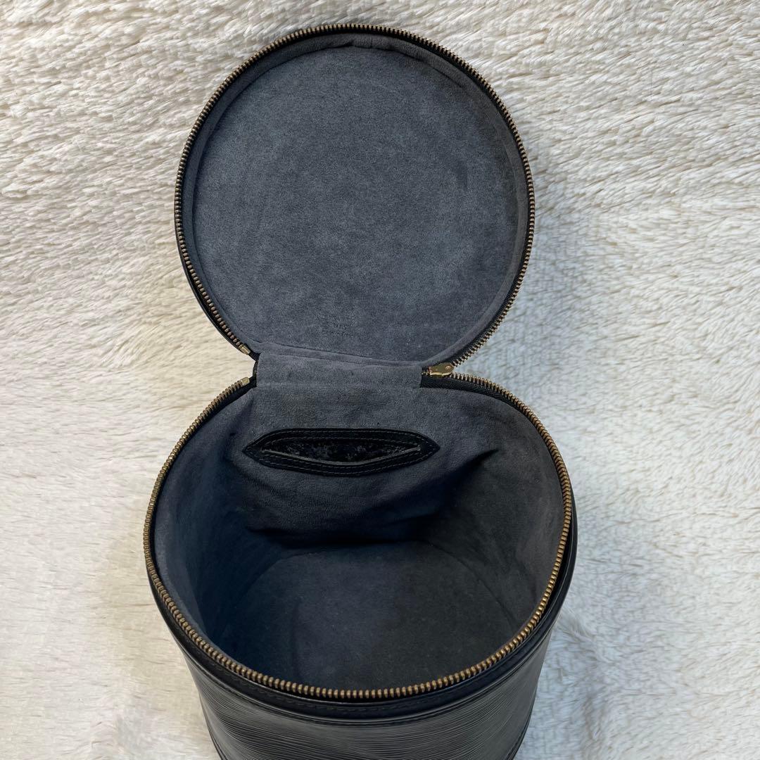 LOUIS VUITTON ルイヴィトン エピ カンヌ　ブラック　黒