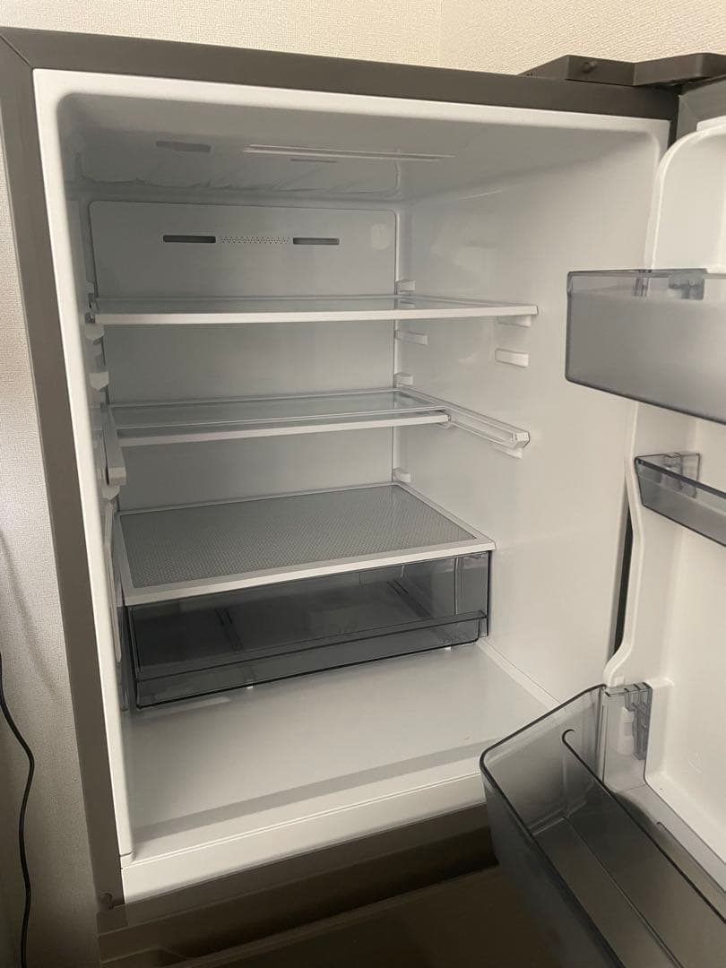 【美品】ハイセンス 冷蔵庫 2025年製283L HR-D28ES