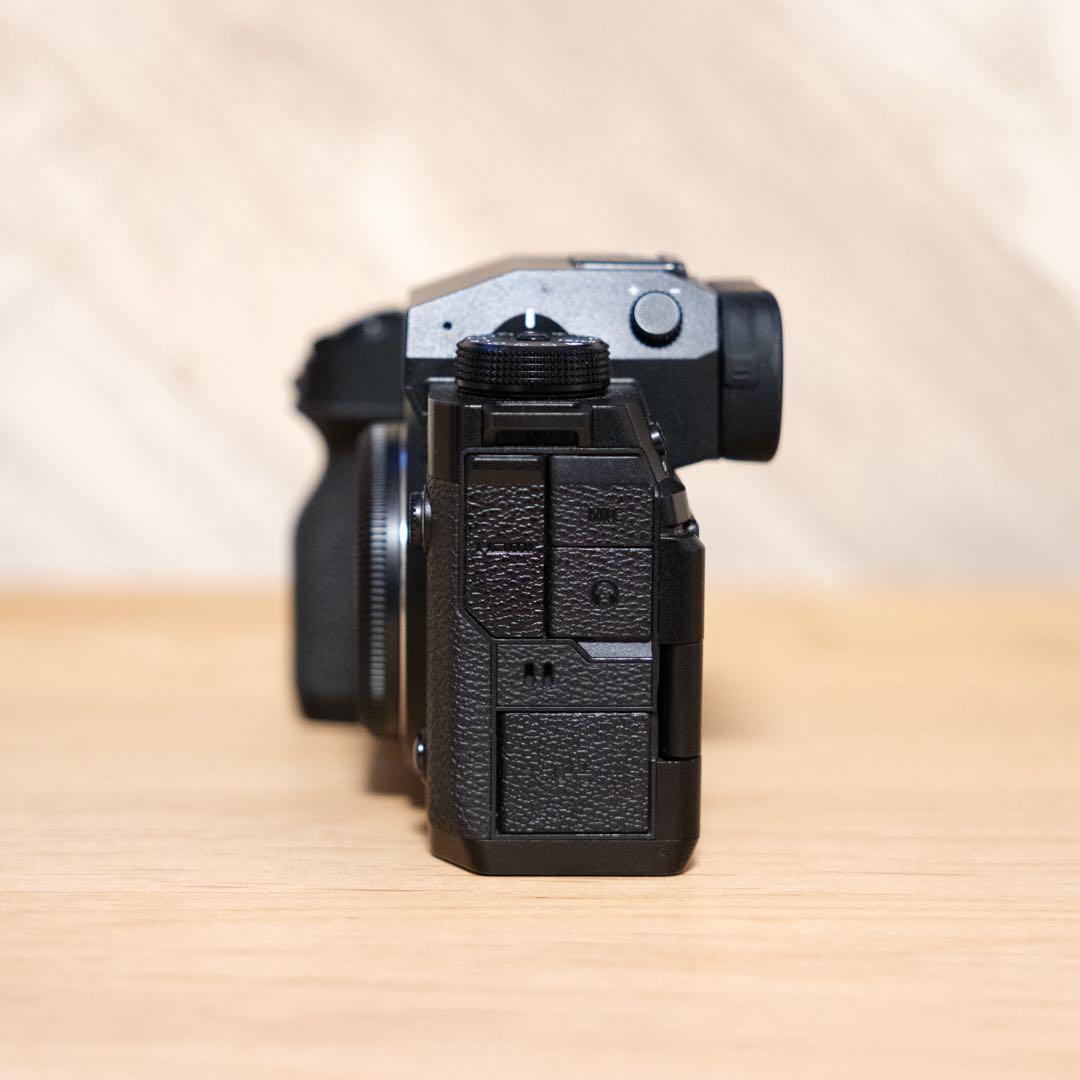 【美品】X-H2s FUJIFILM 富士フイルム　xh2s ミラーレスカメラ
