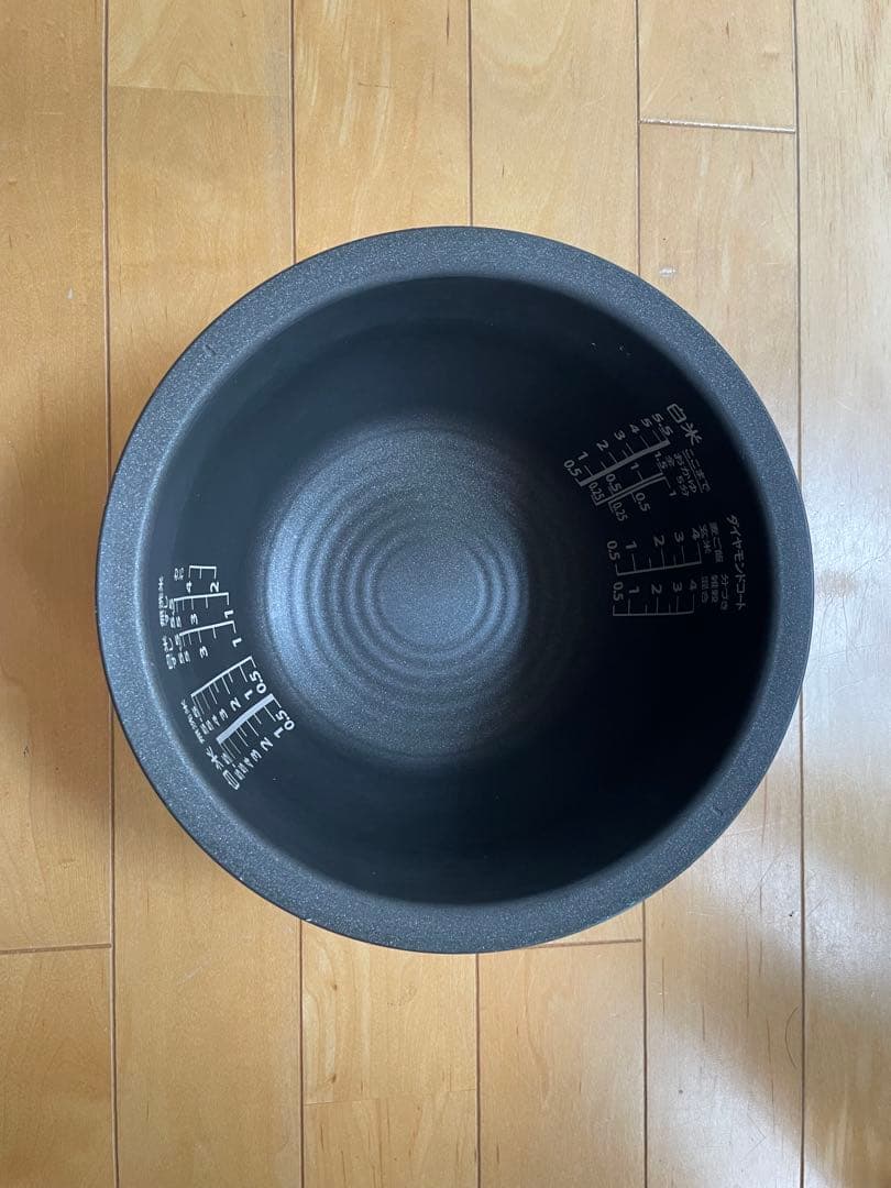 【ジャンク品】 TOSHIBA IH炊飯器 RC-10VSV ホワイト