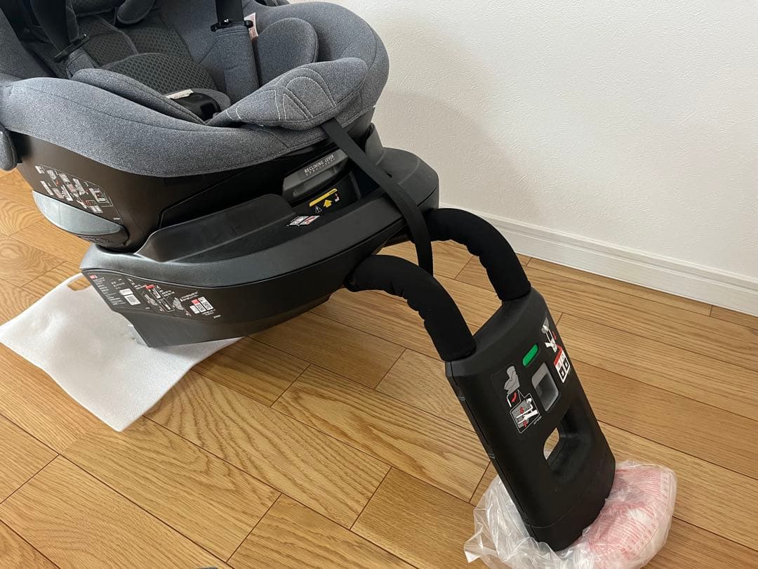 【美品】エールベベ KURUTTO 5iチャイルドシート/新生児〜