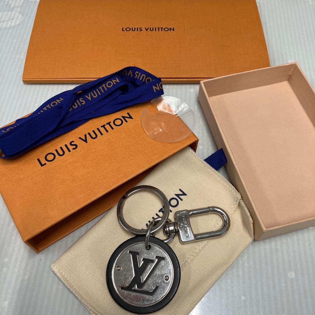 LOUIS VUITTON LVロゴ キーホルダー　LVサークル
