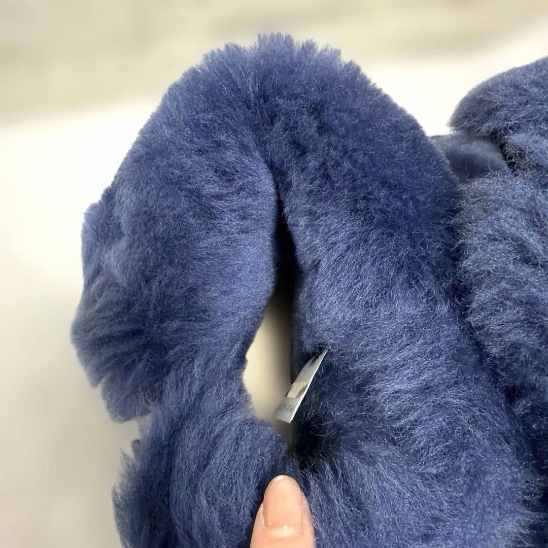 UGG ネイビー ブルーフラワーチャーム付き