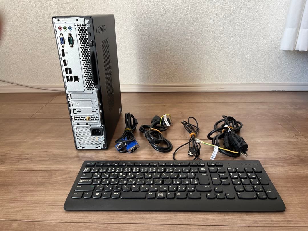 Lenovo スリムタワー型デスクトップPC 本体とキーボード