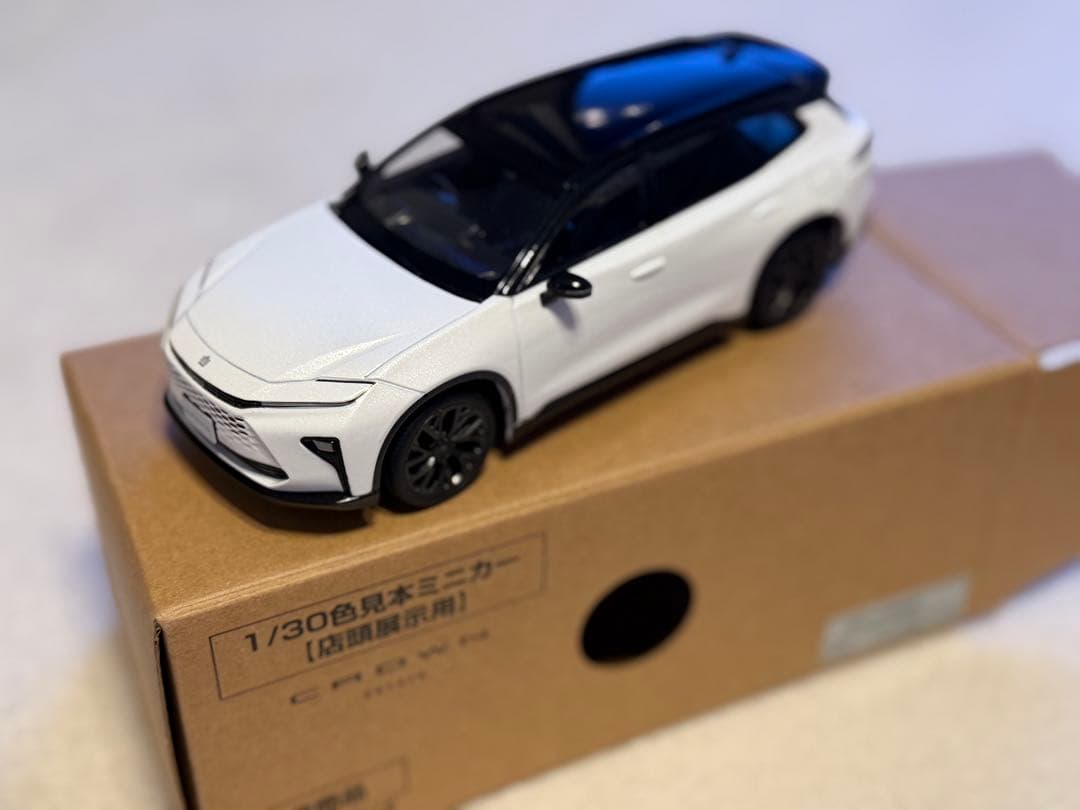 だ*き様 クラウンエステート　ミニカー　非売品　カラーサンプル