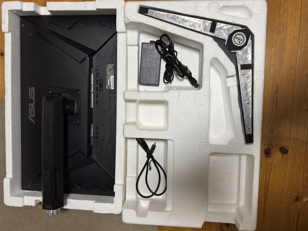 ASUS ゲーミングモニター TUF Gaming VG28UQL1A