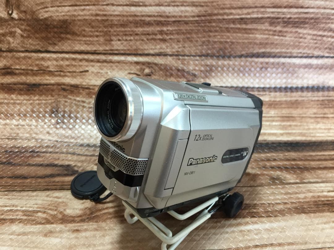 撮影再生ダビングOK　Panasonic　NV-DB1　付属品あり　液晶大画面