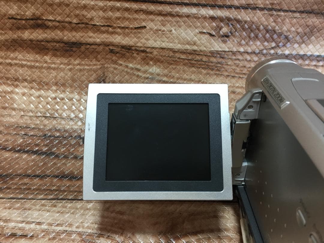 撮影再生ダビングOK　Panasonic　NV-DB1　付属品あり　液晶大画面