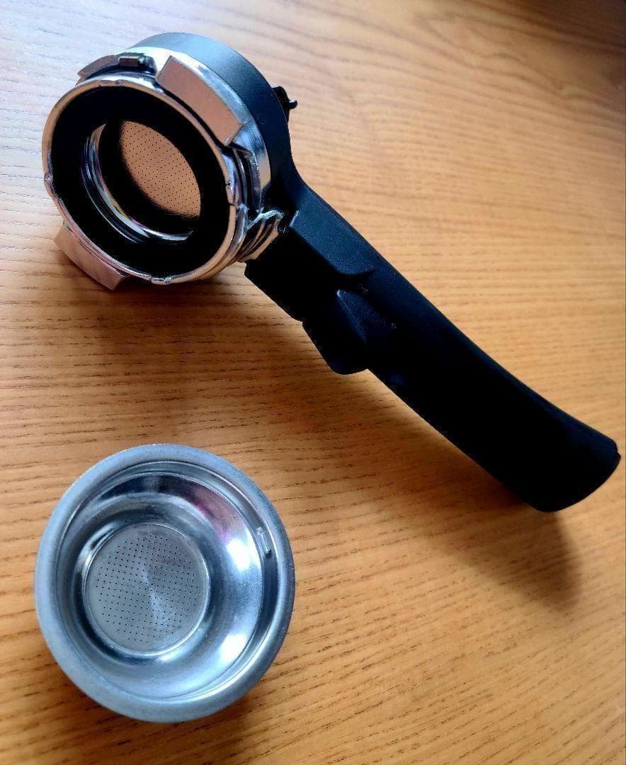 デロンギ DeLonghi エスプレッソ カプチーノメーカー 黒 EC152J