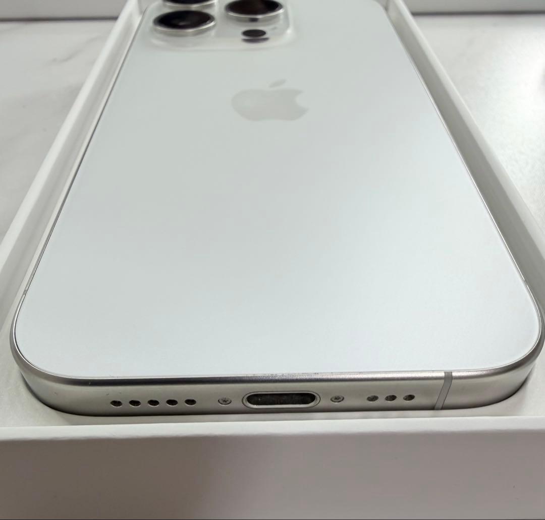 iPhone 15 Pro 128GB ホワイトチタニウム 本体 SIMフリー