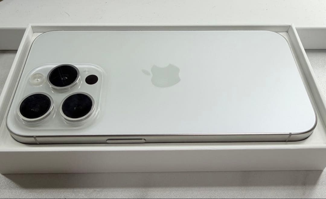 iPhone 15 Pro 128GB ホワイトチタニウム 本体 SIMフリー
