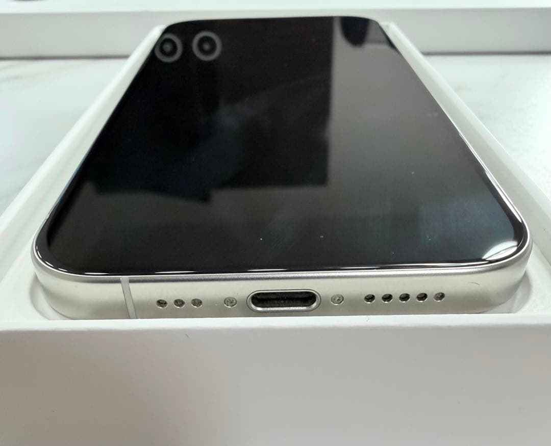 iPhone 15 Pro 128GB ホワイトチタニウム 本体 SIMフリー