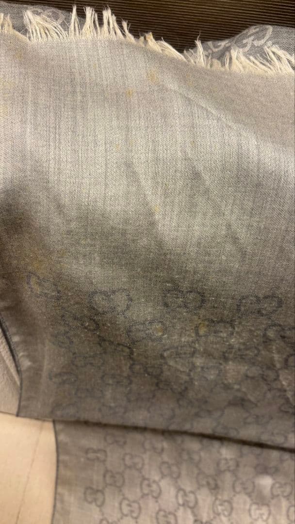 GUCCI グレー ロゴパターン ストール