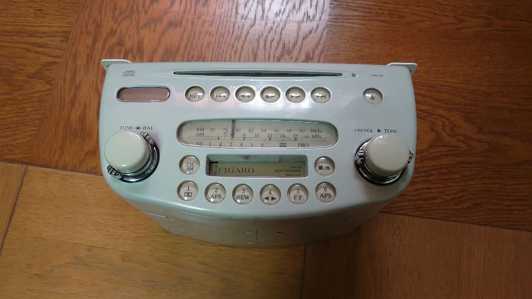 日産フィガロ 希少 純正オーディオ ラジオ.CD.カセット動作確認済み