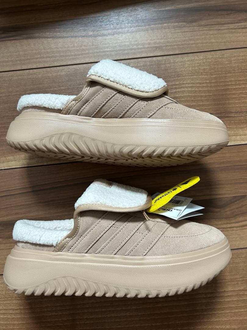 アディダス　adidas ボアミュール　23.5 新品