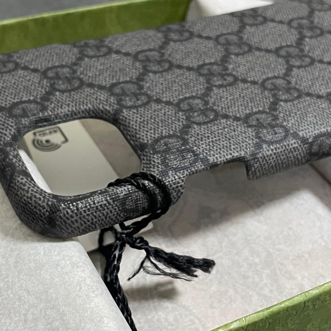【新品未使用】 GUCCI iPhone15 スマホケース 携帯ケース