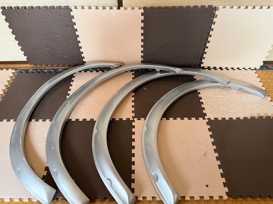 ダイハツ ミラジーノ オーバーフェンダー 貼り付けタイプ 4枚セット 中古