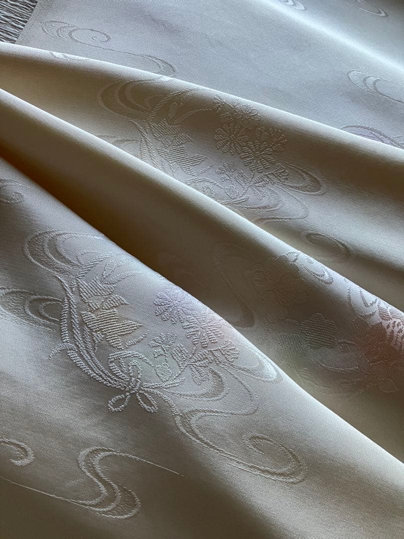 伊と幸　三眠蚕　正絹　最高峰　お襦袢反物