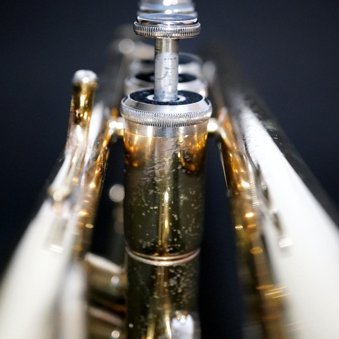 【アンラッカー】YAMAHAトランペット YTR2321／マウスピース／ケース