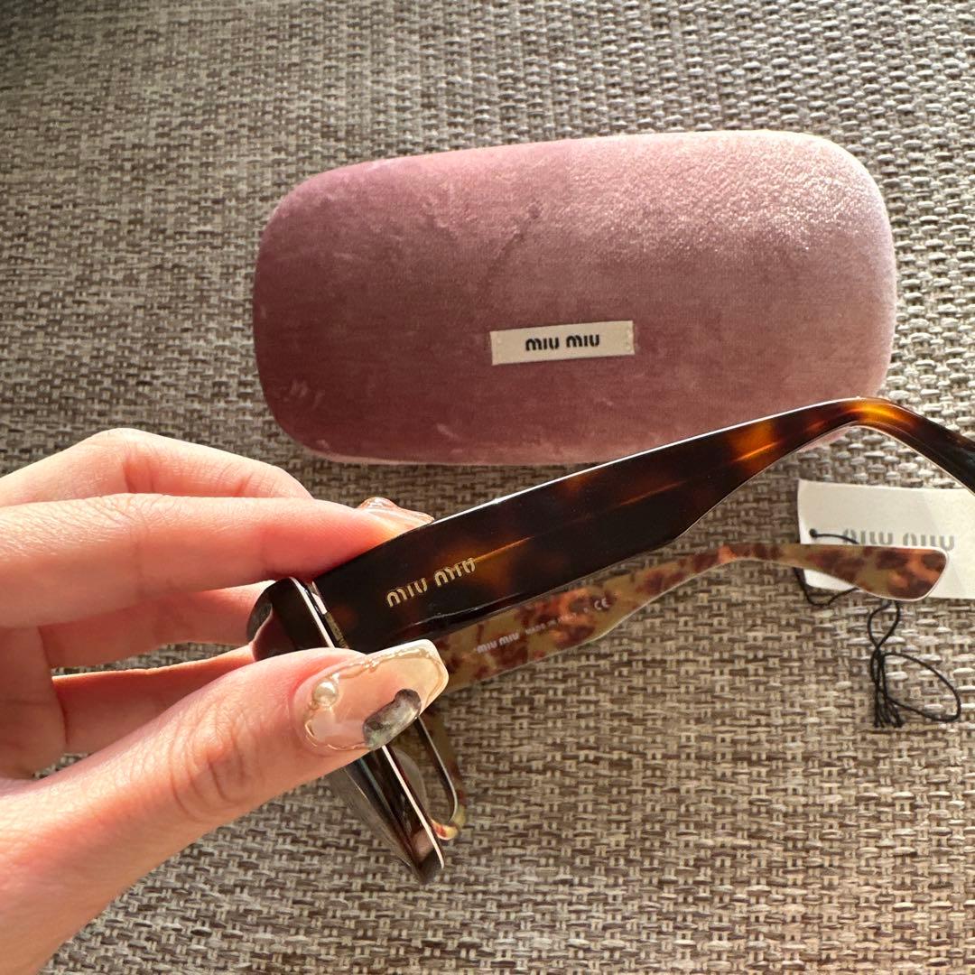 MIU MIU キャットアイサングラス ブラウン タグ付き