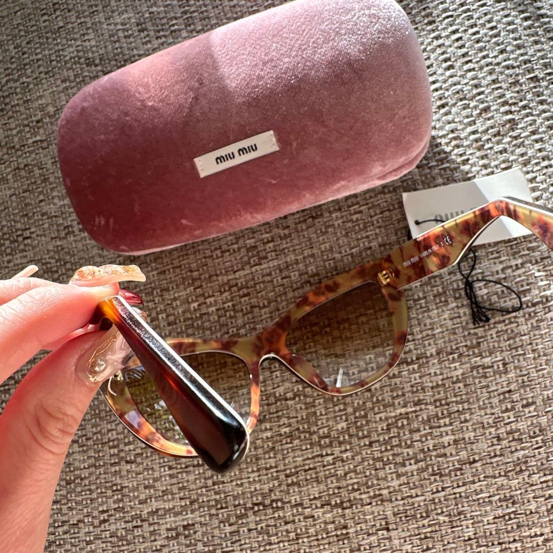 MIU MIU キャットアイサングラス ブラウン タグ付き