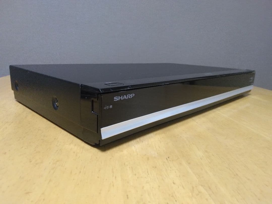 SHARP ブルーレイレコーダー T1800 3番組同時録画　　安心保証付