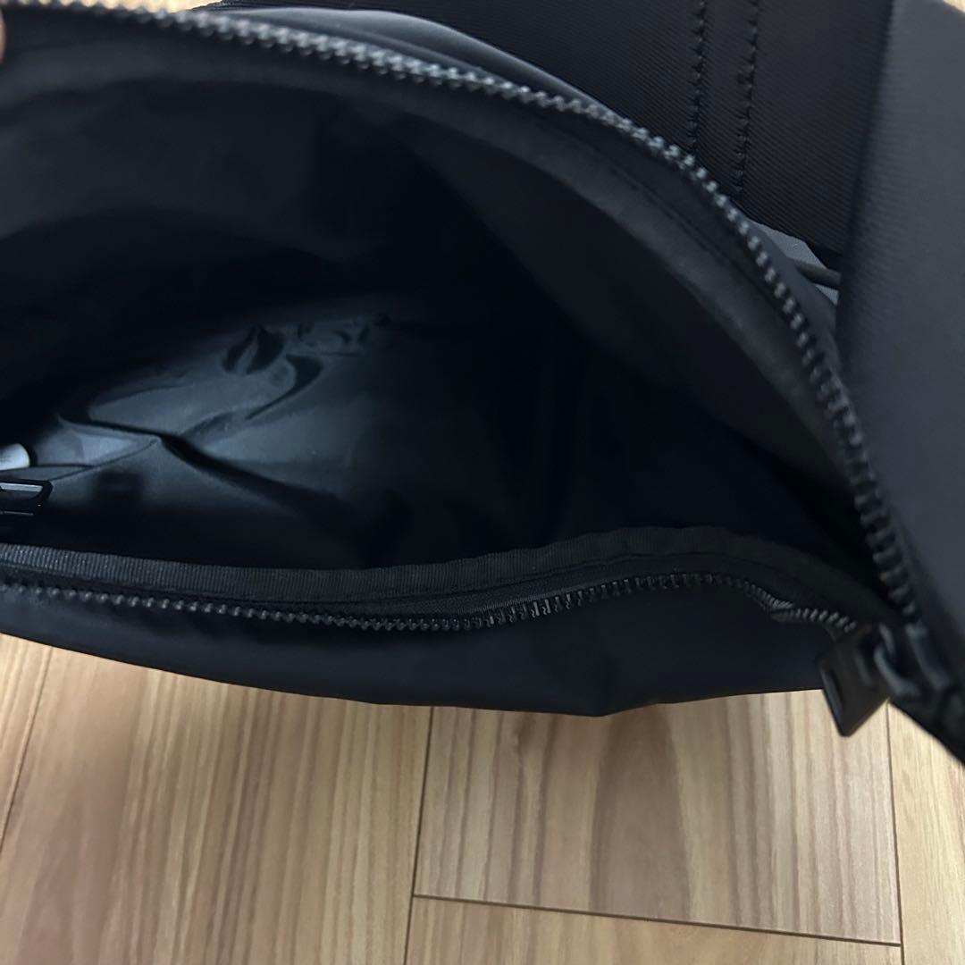 Onitsuka Tiger オニツカタイガー メッセンジャーバッグ 限定値下げ