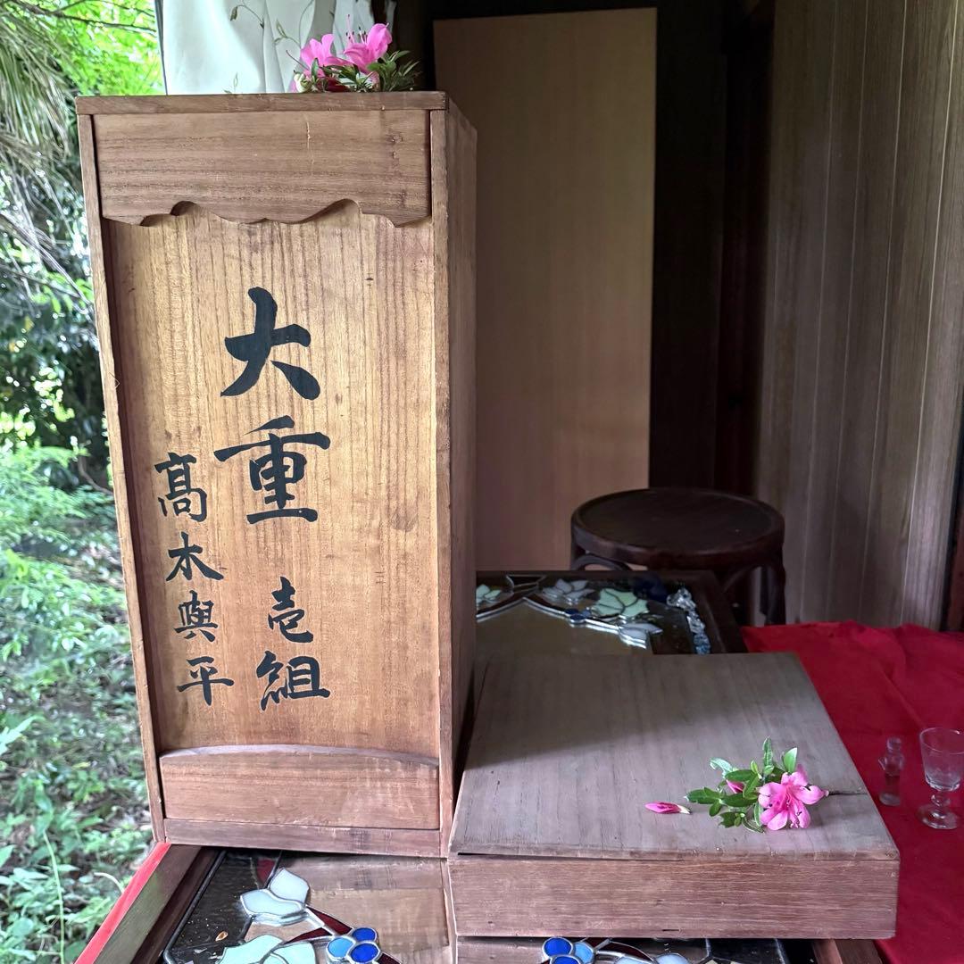 2167様感謝‼️JAPAN蒔絵鷹の羽家紋と蝶鳥花五段重二枚蓋と重ね盆二枚木箱入