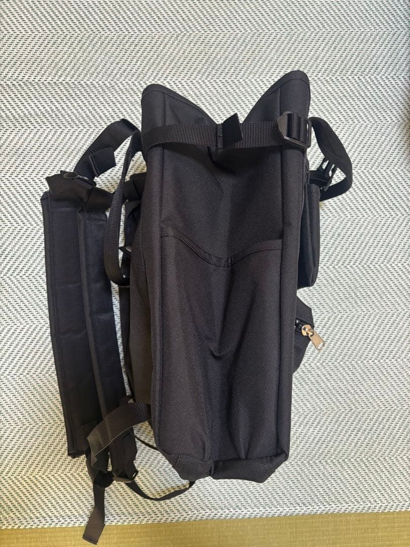 ブラックナイロンリュック・バックパック