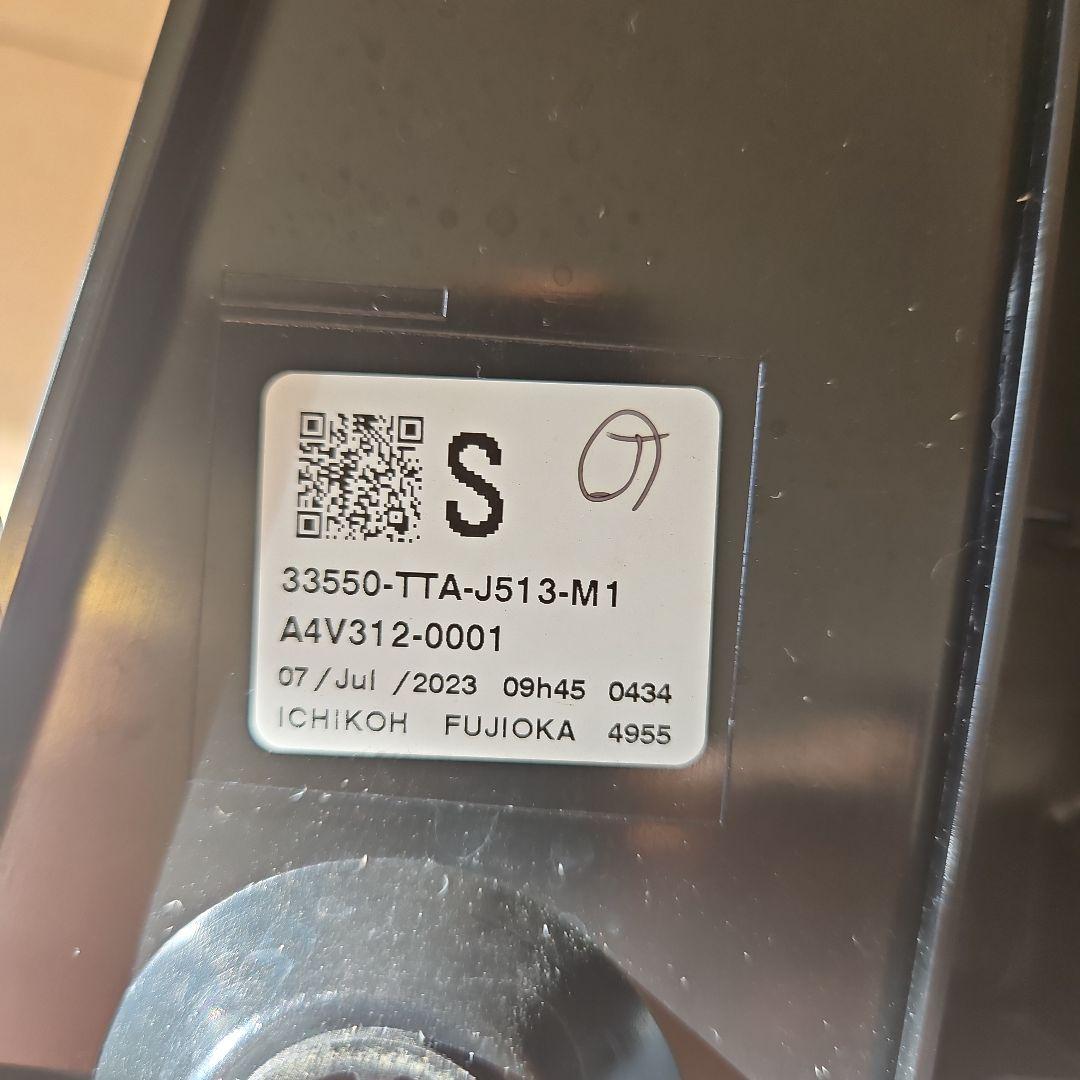 NBOXカスタム　JF-3 左テールランプ　33550-TTA-J513-M1